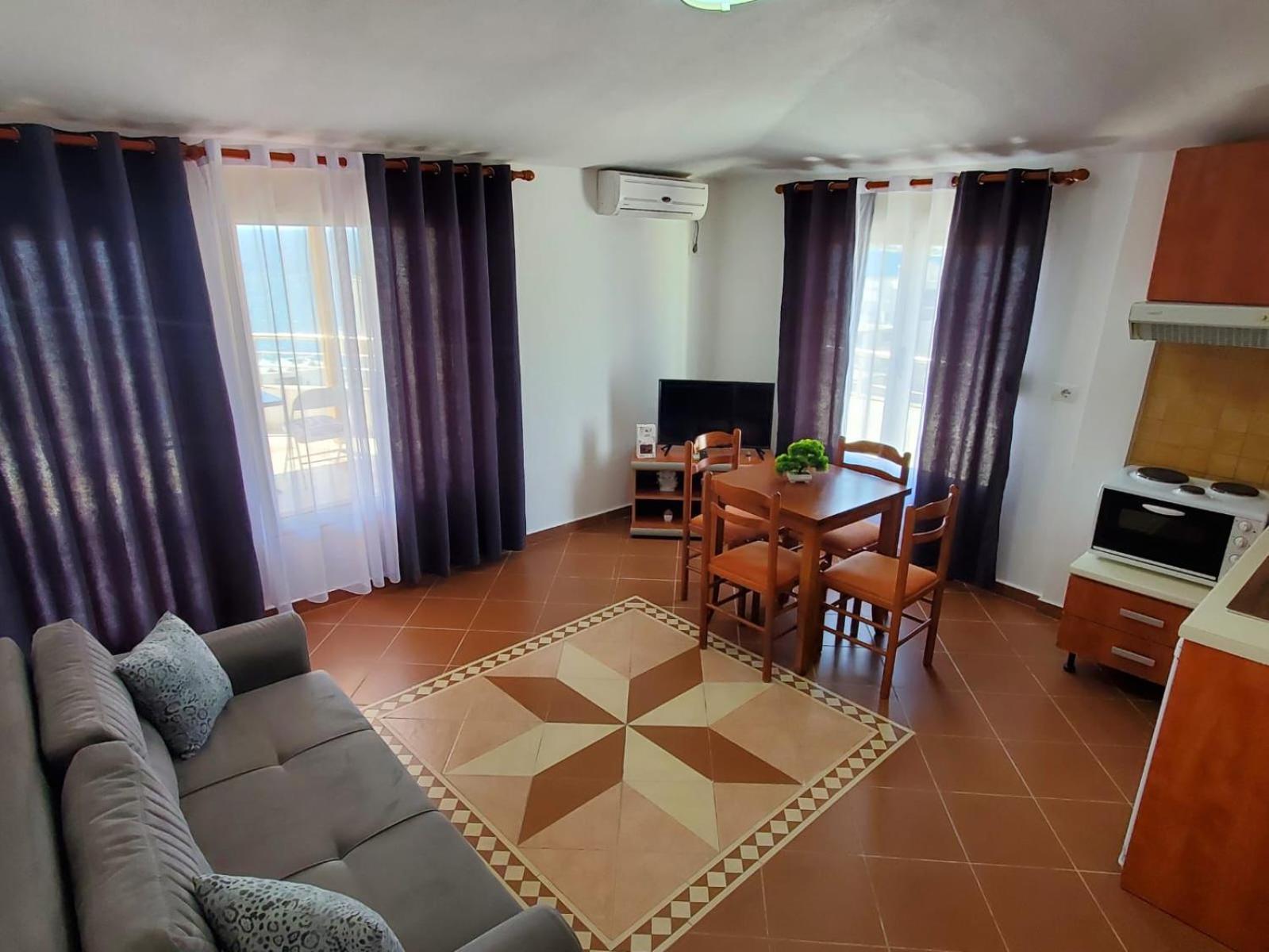 Summer Gate Apartment ซารานเดอ ภายนอก รูปภาพ