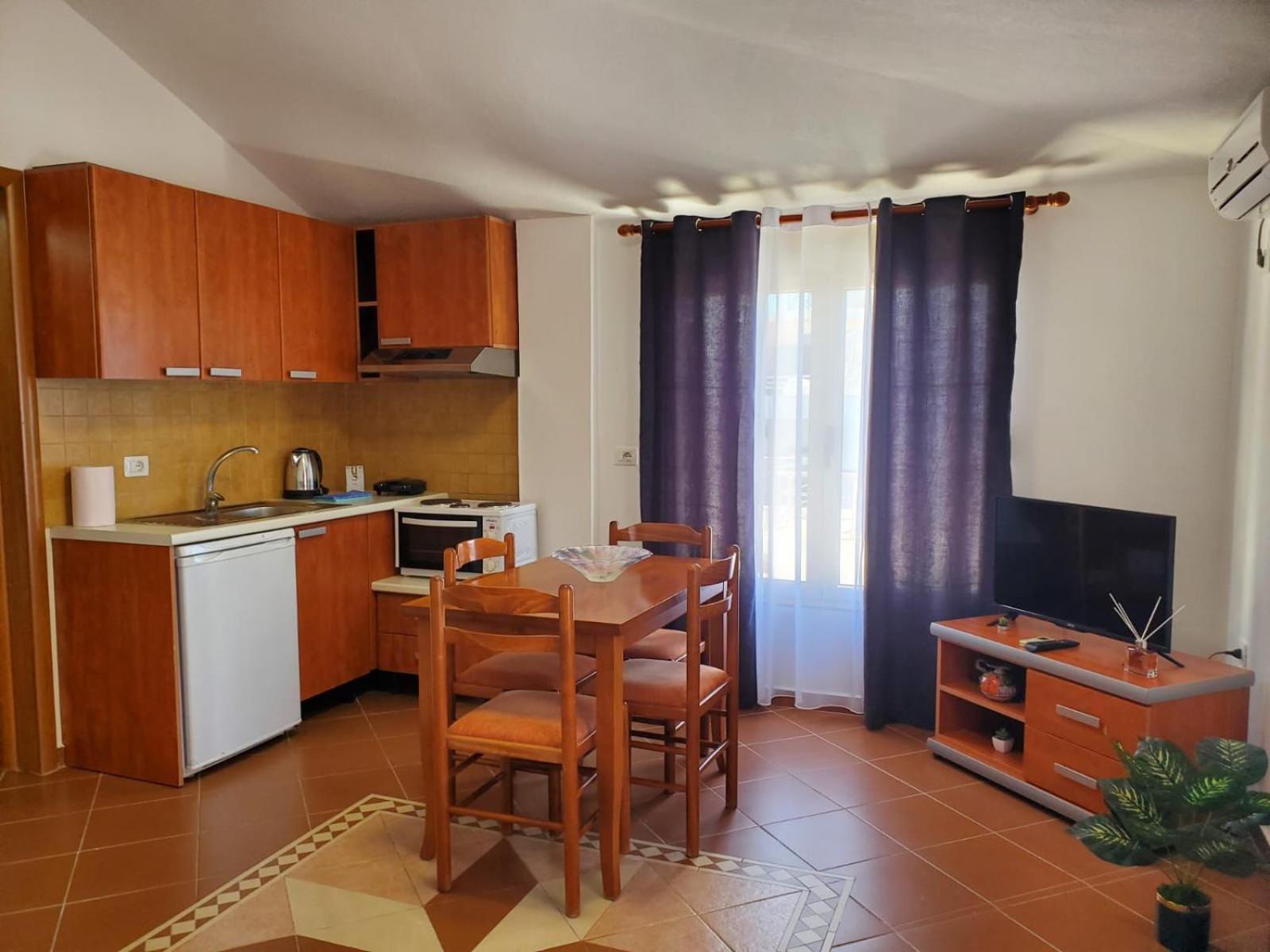 Summer Gate Apartment ซารานเดอ ภายนอก รูปภาพ