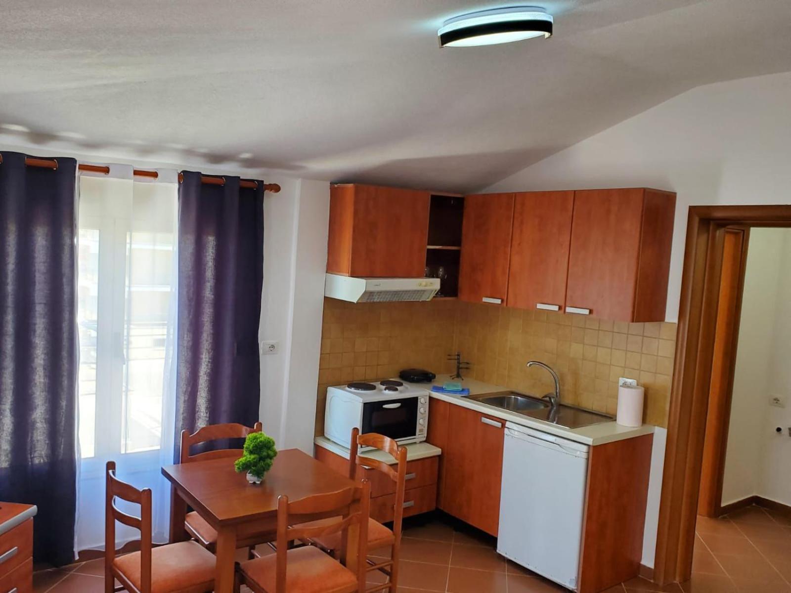 Summer Gate Apartment ซารานเดอ ภายนอก รูปภาพ