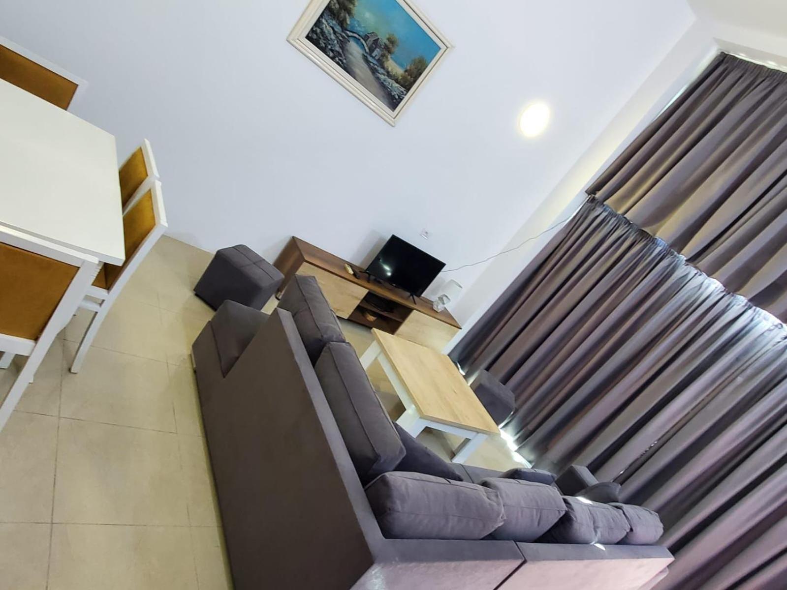 Summer Gate Apartment ซารานเดอ ภายนอก รูปภาพ