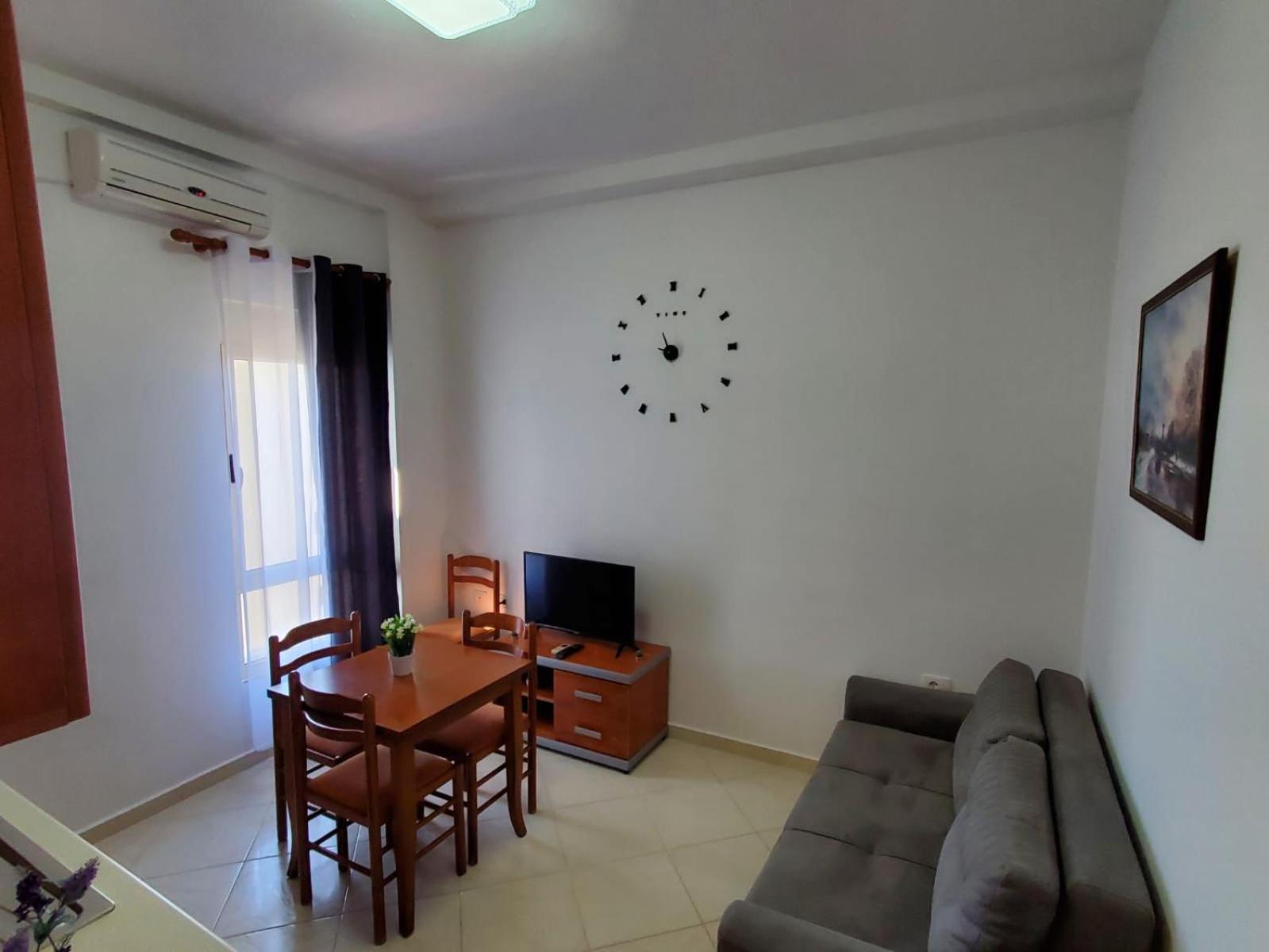 Summer Gate Apartment ซารานเดอ ภายนอก รูปภาพ