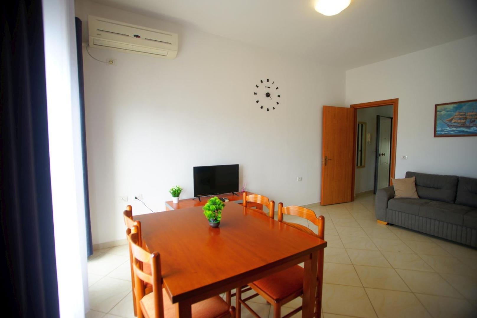 Summer Gate Apartment ซารานเดอ ภายนอก รูปภาพ