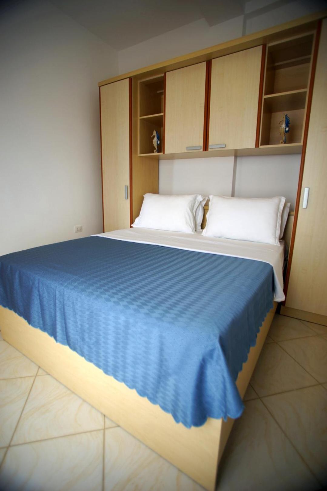 Summer Gate Apartment ซารานเดอ ภายนอก รูปภาพ